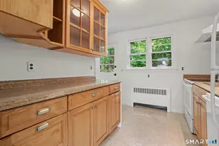 104 1/2 Ledgebrook Dr, Norwalk, CT 06854 - Photo 9
