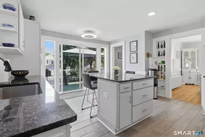19 Crestview Avenue, Stamford, CT 06907 - Photo 7