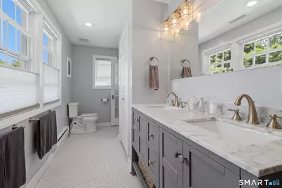 19 Crestview Avenue, Stamford, CT 06907 - Photo 15