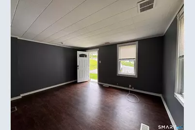 19-23 Hull Place, Seymour, CT 06483 - Photo 5