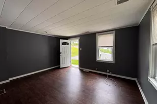 19-23 Hull Pl, Seymour, CT 06483 - Photo 5