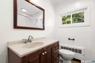 72 Vernon St, Manchester, CT 06042 - Photo 15