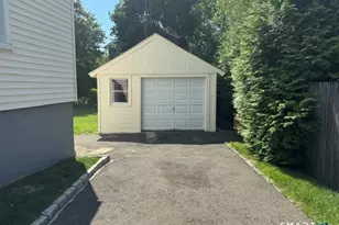 681 Jennings Rd, Fairfield, CT 06824 - Photo 3