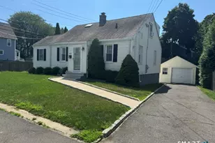 681 Jennings Rd, Fairfield, CT 06824 - Photo 1