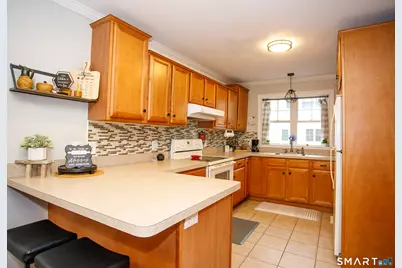 527 West Thames Street #13, Norwich, CT 06360 - Photo 9