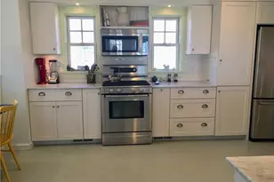 33 Ridgewood Ave, Madison, CT 06443 - Photo 11
