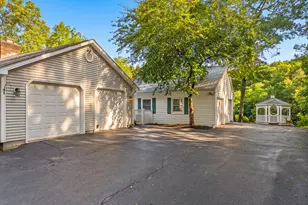 16 Cardinal Rd, East Lyme, CT 06333 - Photo 11