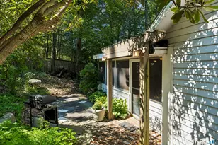 77 Algonquin Trl, Newtown, CT 06482 - Photo 11