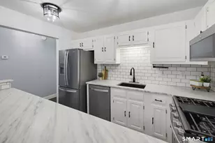 11 Byrne Ct, Farmington, CT 06032 - Photo 9