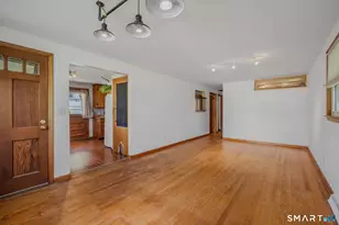 20 Sander St, New London, CT 06320 - Photo 5