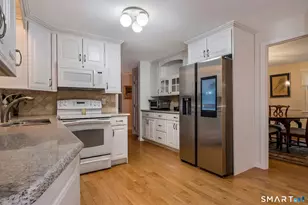 98 Pond View Cir, Guilford, CT 06437 - Photo 15