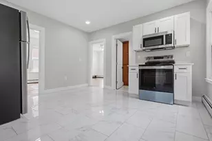 35 Moore Ave, New London, CT 06320 - Photo 15