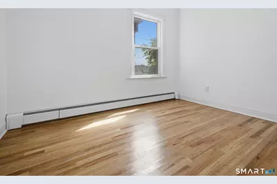 35 Moore Avenue, New London, CT 06320 - Photo 17