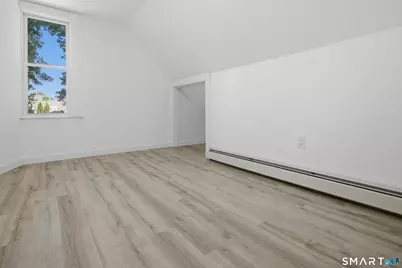35 Moore Avenue, New London, CT 06320 - Photo 29