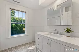 592 W Hill Rd, Stamford, CT 06902 - Photo 19