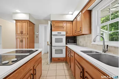 2 Banquo Brae Road, Brookfield, CT 06804 - Photo 7