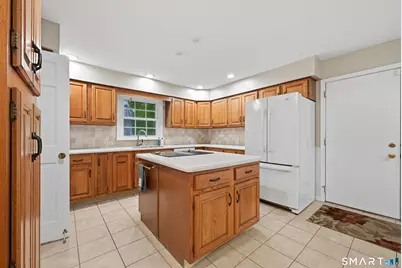 2 Banquo Brae Road, Brookfield, CT 06804 - Photo 9