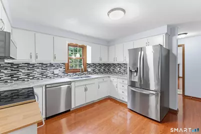 75 Grissom Road, Manchester, CT 06042 - Photo 3