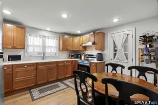95 Englewood Ave, Bridgeport, CT 06606 - Photo 11