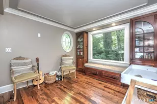 409 Dogburn Ln, Orange, CT 06477 - Photo 5