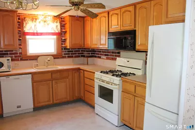 39 Plumb Avenue, Meriden, CT 06450 - Photo 17