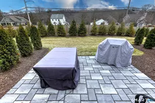 27 Heritage Ln, Woodbridge, CT 06525 - Photo 23