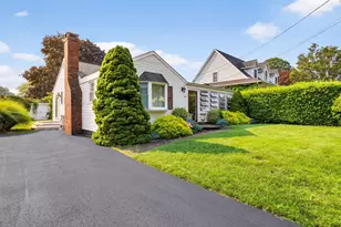 28 Whitecap Rd, East Lyme, CT 06357 - Photo 1