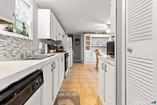 28 Woodland Park, Shelton, CT 06484 - Photo 7