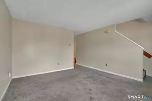 205 Oakland St, Manchester, CT 06042 - Photo 3