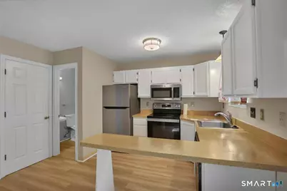 205 Oakland Street #B, Manchester, CT 06042 - Photo 7