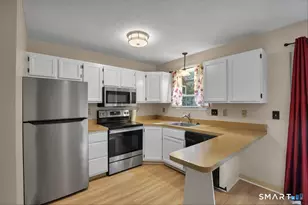 205 Oakland St, Manchester, CT 06042 - Photo 5