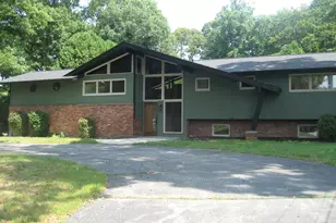 10 Royal Oaks Dr, Norwich, CT 06360 - Photo 1