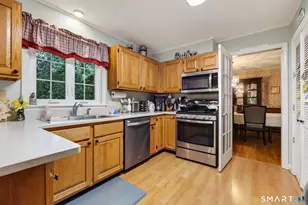 49 Overlook Ave, Groton, CT 06355 - Photo 9
