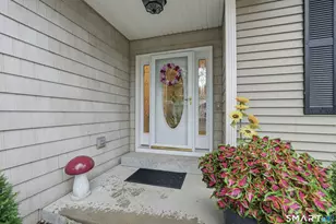 37 Quail Hollow, Enfield, CT 06082 - Photo 3