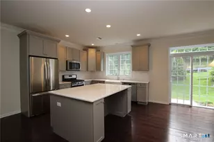 10 Moorland Dr, Danbury, CT 06810 - Photo 3