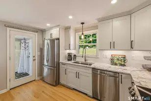 40 Vantana Dr, Bristol, CT 06010 - Photo 7
