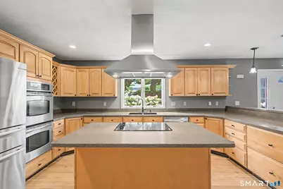 19 Governors Lane, Bethel, CT 06801 - Photo 7