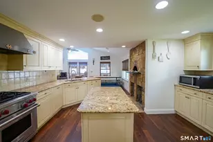 7 Hadik Pkwy, Norwalk, CT 06854 - Photo 5