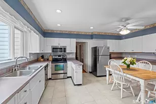 32 East Main St, Stonington, CT 06355 - Photo 21