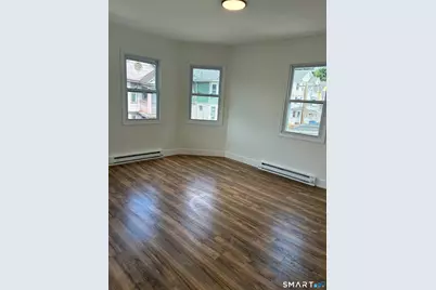 16 Vermont 3rd Floor Street #3, Waterbury, CT 06704 - Photo 3