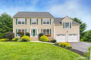 29 Commodore Hull Dr, Derby, CT 06418 - Photo 1