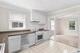 32 Van Buskirk Ave, Stamford, CT 06902 - Photo 7
