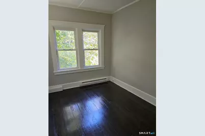 35 Ives Street, Waterbury, CT 06704 - Photo 5