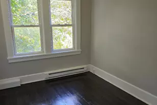 35 Ives St, Waterbury, CT 06704 - Photo 5