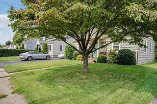 294 Burnsford Ave, Bridgeport, CT 06606 - Photo 35