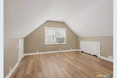294 Burnsford Avenue, Bridgeport, CT 06606 - Photo 25