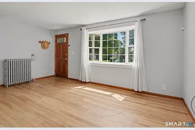 294 Burnsford Avenue, Bridgeport, CT 06606 - Photo 5