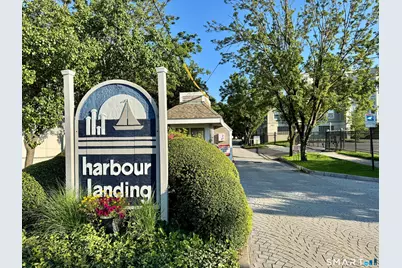 18 Harbour Close, New Haven, CT 06519 - Photo 1