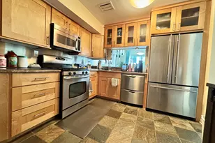 18 Harbour Close, New Haven, CT 06519 - Photo 11