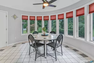205 Stoneleigh Square, Fairfield, CT 06825 - Photo 17